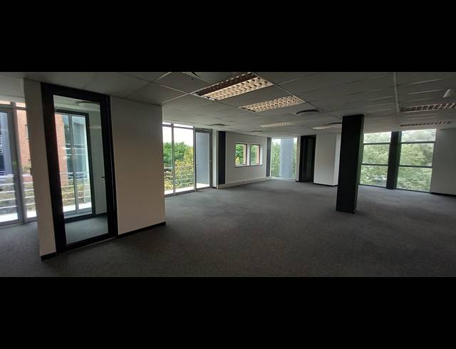 669M² OFFICE TO LET IN BRYANSTON